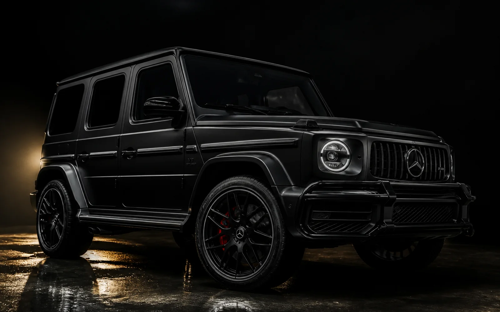 Siyah Mercedes-AMG G63 — lüks SUV vitrin