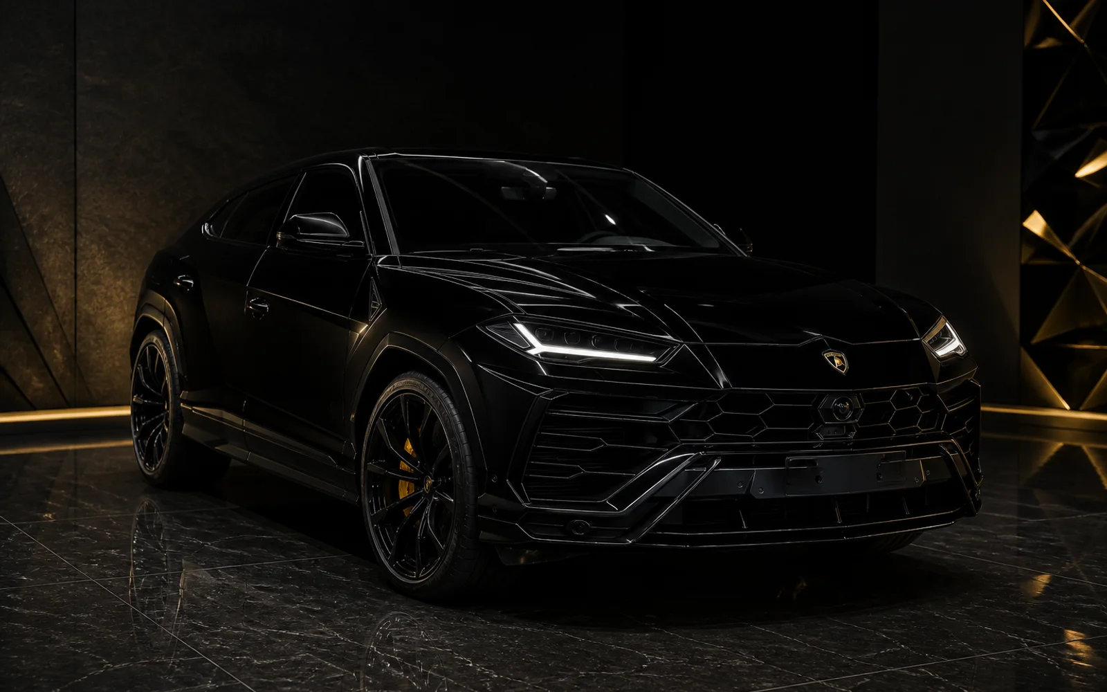 Siyah Lamborghini Urus — sinematik vitrin